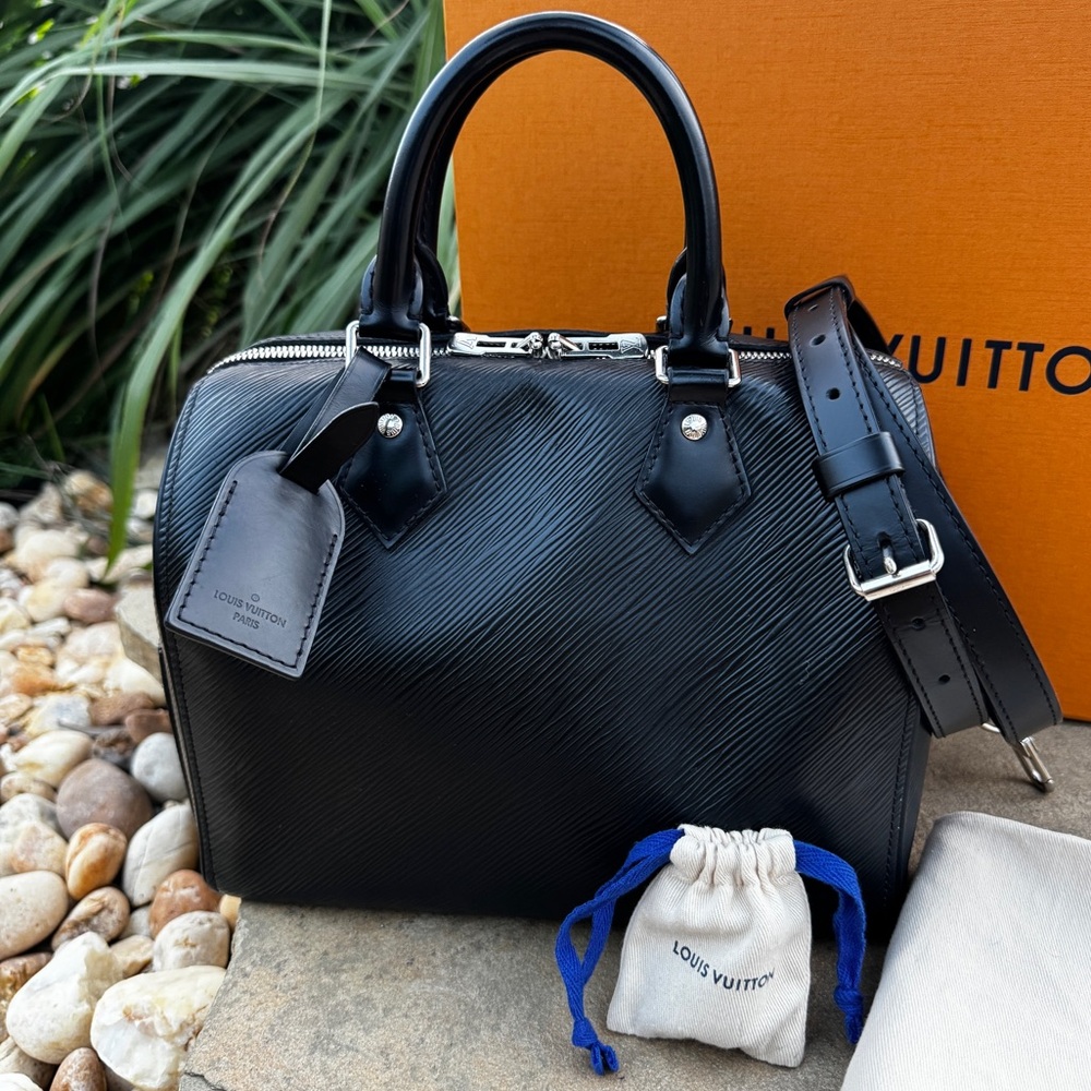 Louis Vuitton Black Epi Leather Speedy Bandouliere 25 Bag - Picture 3 of 14